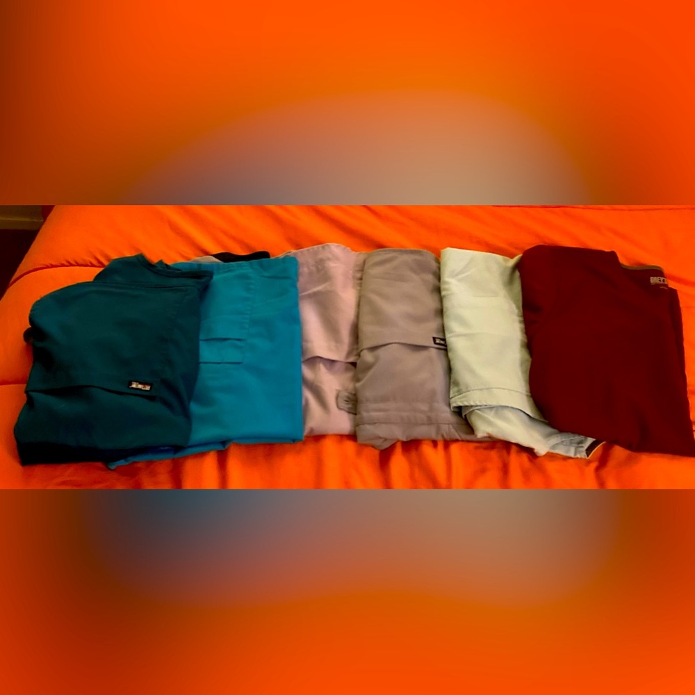 6 XL Greys Anatomy Scrub tops EUC